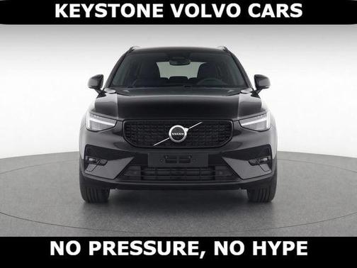 Onyx Black 2026 Volvo XC40 B5 Ultra