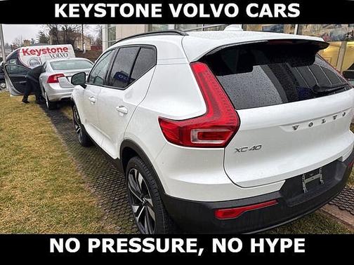 2023 Volvo XC40 Plus