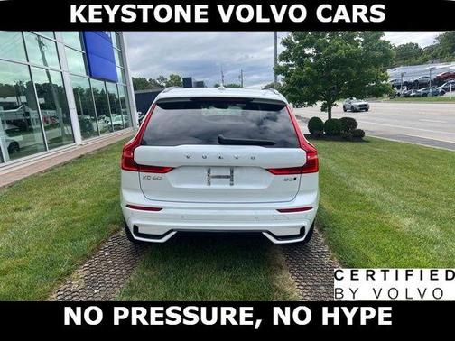 Crystal White 2024 Volvo XC60 B5 Core