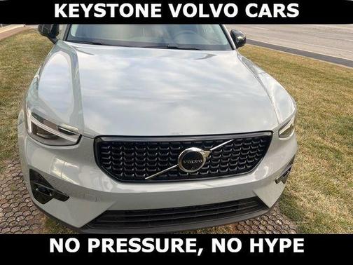 Vapour Grey 2026 Volvo XC40 B5 Plus