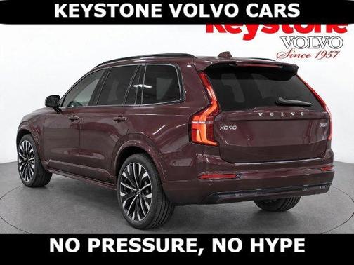 Mulberry Red 2027 Volvo XC90 B6 ULTRA