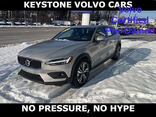 2025 Volvo V60 Cross Country Plus