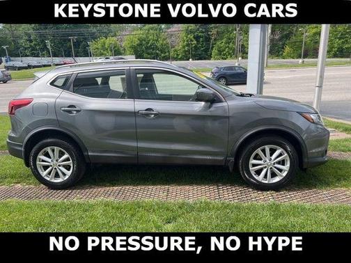 Gun Metallic 2018 Nissan Rogue Sport SV