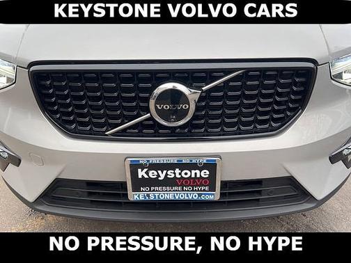 2025 Volvo XC40 Plus