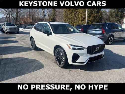 Crystal White 2026 Volvo XC60 Plug-In Hybrid T8 Ultra