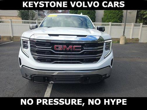 Summit White 2024 GMC Sierra 1500 SLT