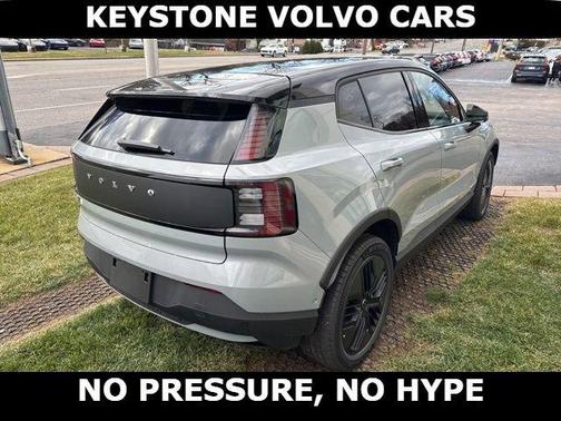 Vapour Grey 2026 Volvo EX30 TWIN MOTOR CROSS COUNTRY ULTRA