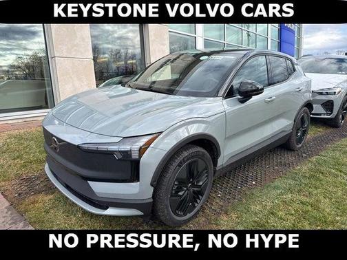 Vapour Grey 2026 Volvo EX30 TWIN MOTOR CROSS COUNTRY ULTRA