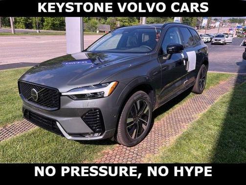 Forest Green 2026 Volvo XC60 B5 Plus