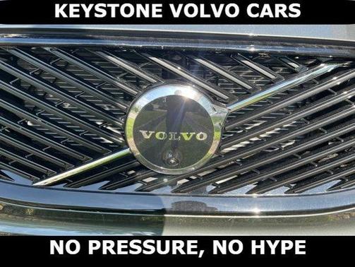 Forest Green 2026 Volvo XC60 B5 Plus