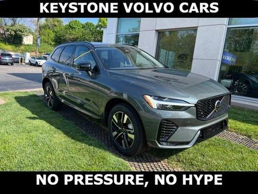 Forest Green 2026 Volvo XC60 B5 Plus