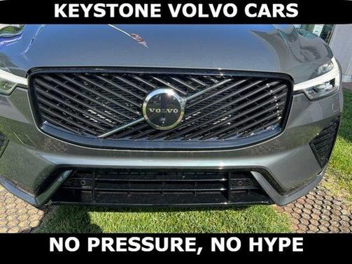 Forest Green 2026 Volvo XC60 B5 Plus