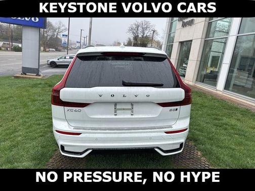 Crystal White 2026 Volvo XC60 B5 Ultra