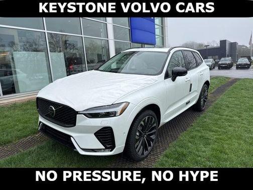 Crystal White 2026 Volvo XC60 B5 Ultra