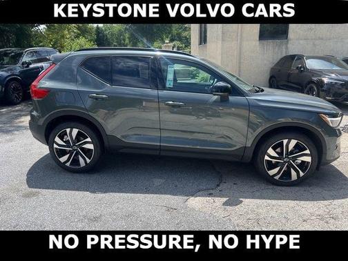 Forest Green 2026 Volvo XC40 B5 Ultra