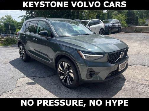 Forest Green 2026 Volvo XC40 B5 Ultra