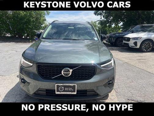 Forest Green 2026 Volvo XC40 B5 Ultra