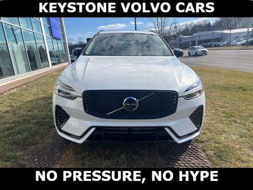 Crystal White 2026 Volvo XC60 Plug-In Hybrid T8 Ultra