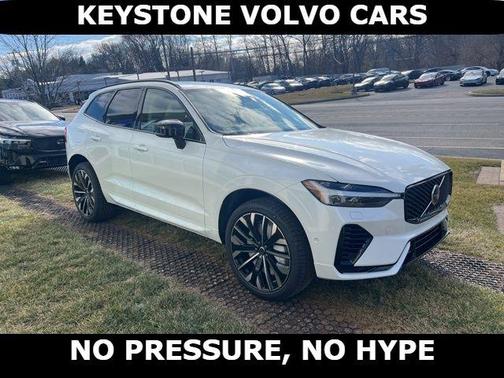 Crystal White 2026 Volvo XC60 Plug-In Hybrid T8 Ultra