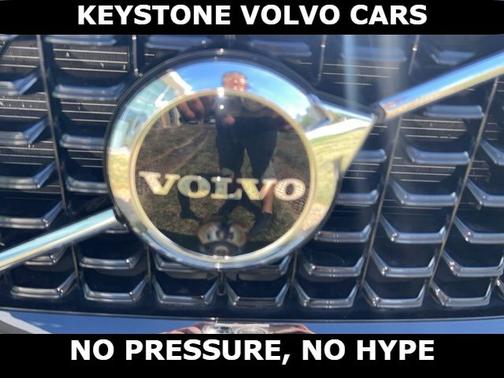 2023 Volvo XC60 B5 AWD Plus Dark