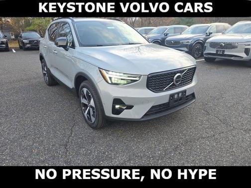 2026 Volvo XC40 B5 Plus