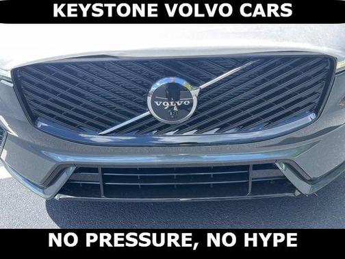 Forest Green 2026 Volvo XC60 B5 Ultra