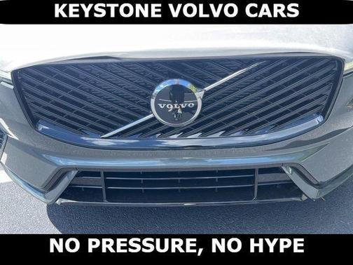 Forest Green 2026 Volvo XC60 B5 Ultra