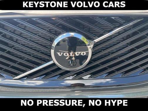 Forest Green 2026 Volvo XC60 B5 Ultra