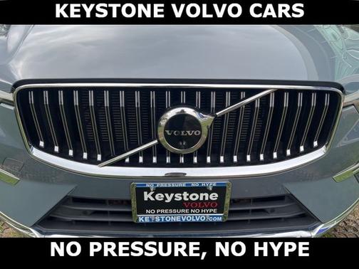 2023 Volvo XC60 B5 AWD Ultimate Bright