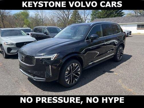 Onyx Black 2026 Volvo XC90 Plug-In Hybrid T8 Ultra 7-Seater