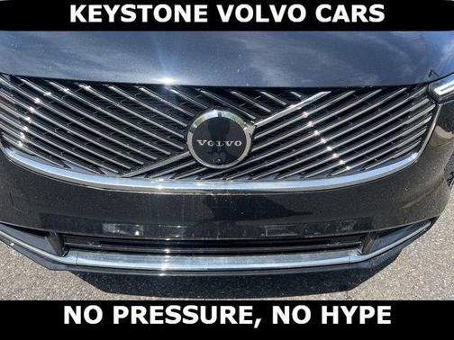 Onyx Black 2026 Volvo XC90 Plug-In Hybrid T8 Ultra 7-Seater