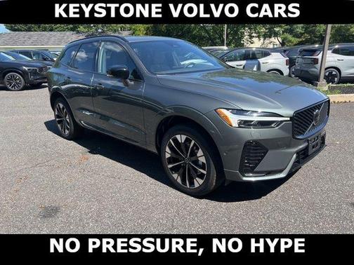 Forest Green 2026 Volvo XC60 B5 Plus