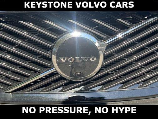 Forest Green 2026 Volvo XC60 B5 Plus