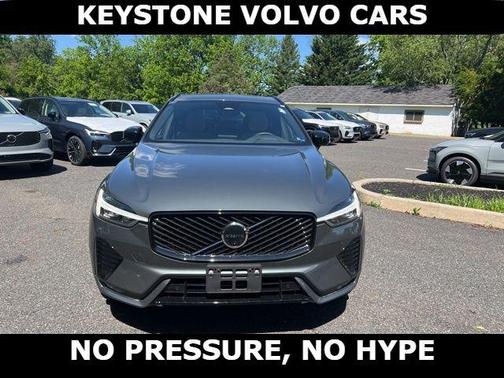 Forest Green 2026 Volvo XC60 B5 Plus