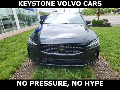 2024 Volvo S60 B5 Plus Black Edition
