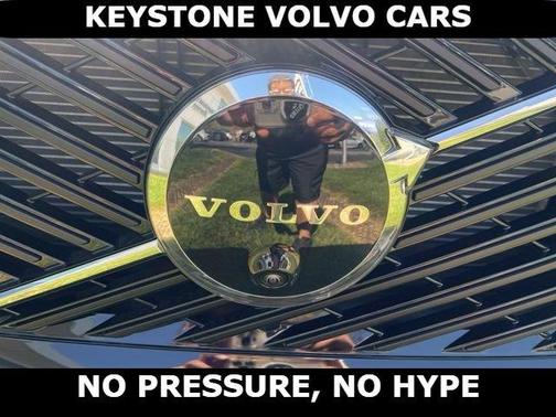 Crystal White 2026 Volvo XC60 Plug-In Hybrid T8 Polestar Engineered