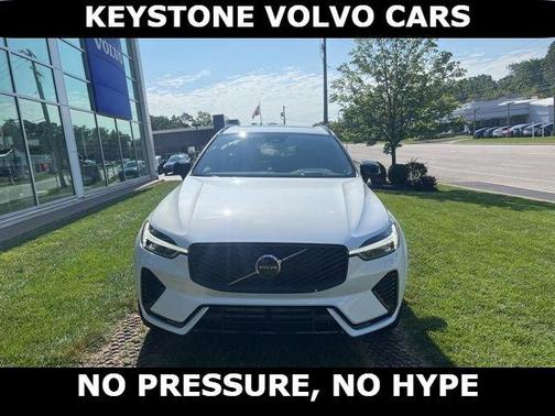 Crystal White 2026 Volvo XC60 Plug-In Hybrid T8 Polestar Engineered