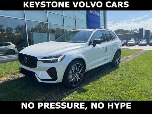 Crystal White 2026 Volvo XC60 Plug-In Hybrid T8 Polestar Engineered