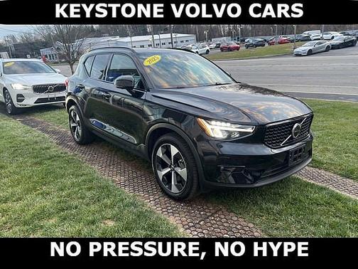 2025 Volvo XC40 Plus