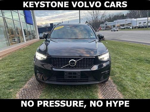 2025 Volvo XC40 Plus