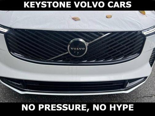 Crystal White 2027 Volvo XC90 B6 ULTRA