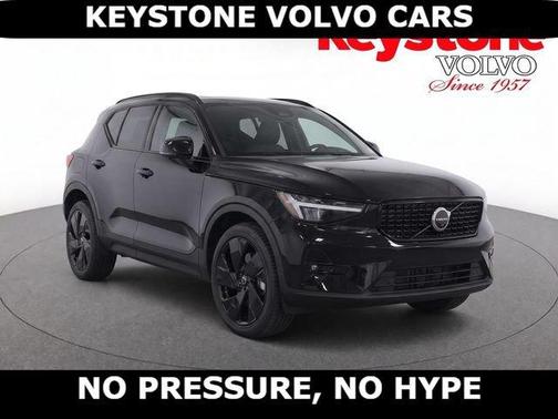 Ultra Black 2026 Volvo XC40 B5 Ultra Black Edition