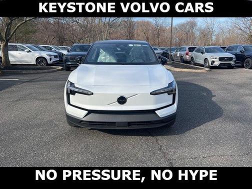 Crystal White 2026 Volvo EX30 Twin Motor Ultra