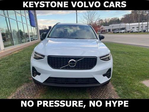 2026 Volvo XC40 B5 Plus
