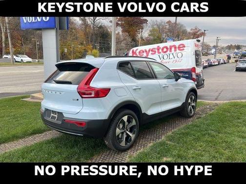 Cloud 9 White 2026 Volvo XC40 B5 Plus