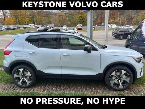 Cloud 9 White 2026 Volvo XC40 B5 Plus