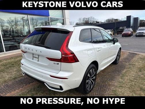 2025 Volvo XC60 B5 Plus