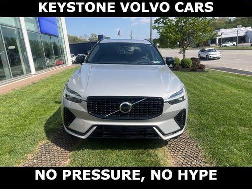 Silver 2022 Volvo XC60 Recharge Plug-In Hybrid T8 R-Design Extended Range