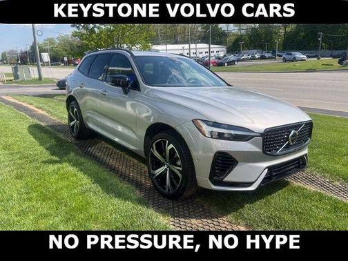 Silver 2022 Volvo XC60 Recharge Plug-In Hybrid T8 R-Design Extended Range