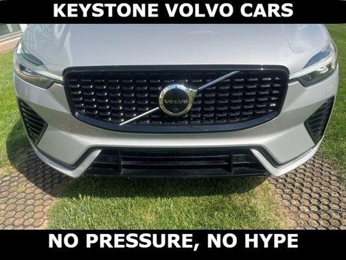 Silver 2022 Volvo XC60 Recharge Plug-In Hybrid T8 R-Design Extended Range